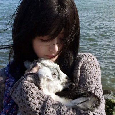 人气爱豆被曝私下抽烟，一个月高档私房菜馆画面流出